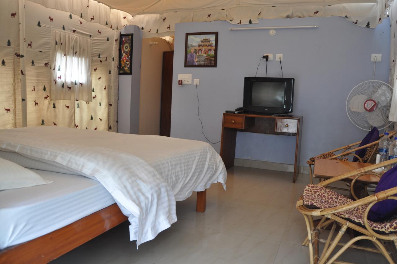 Tatva Bir Tents And Hotel Kangar エクステリア 写真