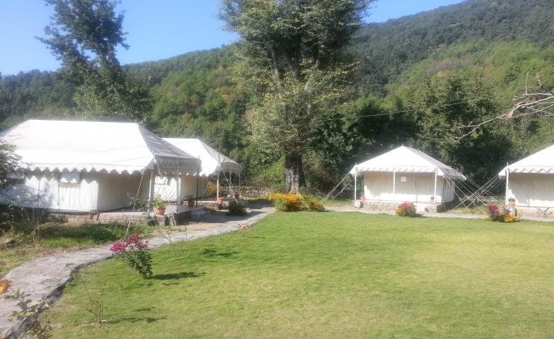 Tatva Bir Tents And Hotel Kangar エクステリア 写真