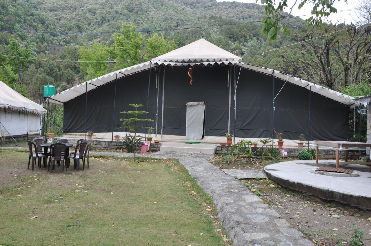 Tatva Bir Tents And Hotel Kangar エクステリア 写真