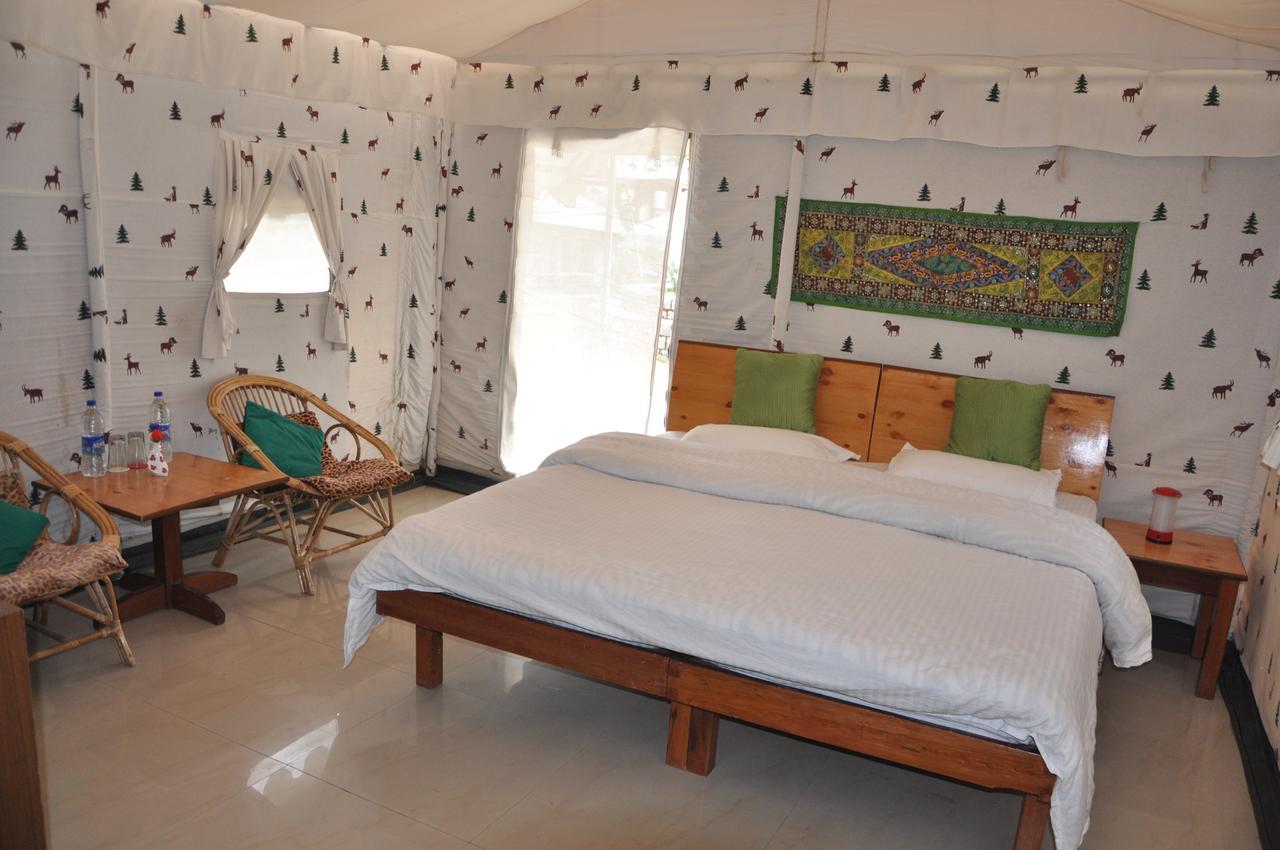Tatva Bir Tents And Hotel Kangar エクステリア 写真