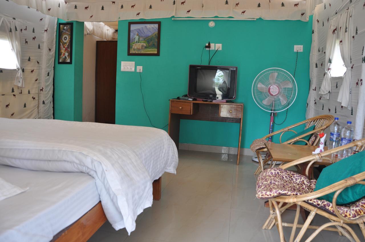 Tatva Bir Tents And Hotel Kangar エクステリア 写真