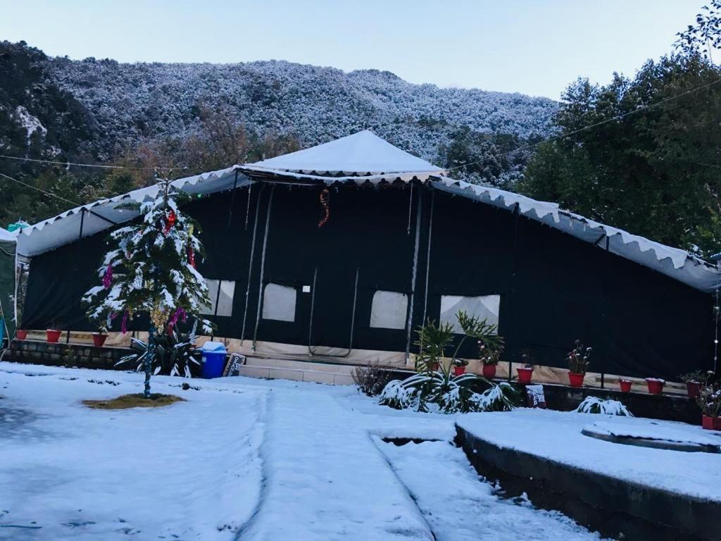 Tatva Bir Tents And Hotel Kangar エクステリア 写真