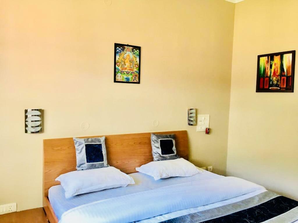 Tatva Bir Tents And Hotel Kangar エクステリア 写真